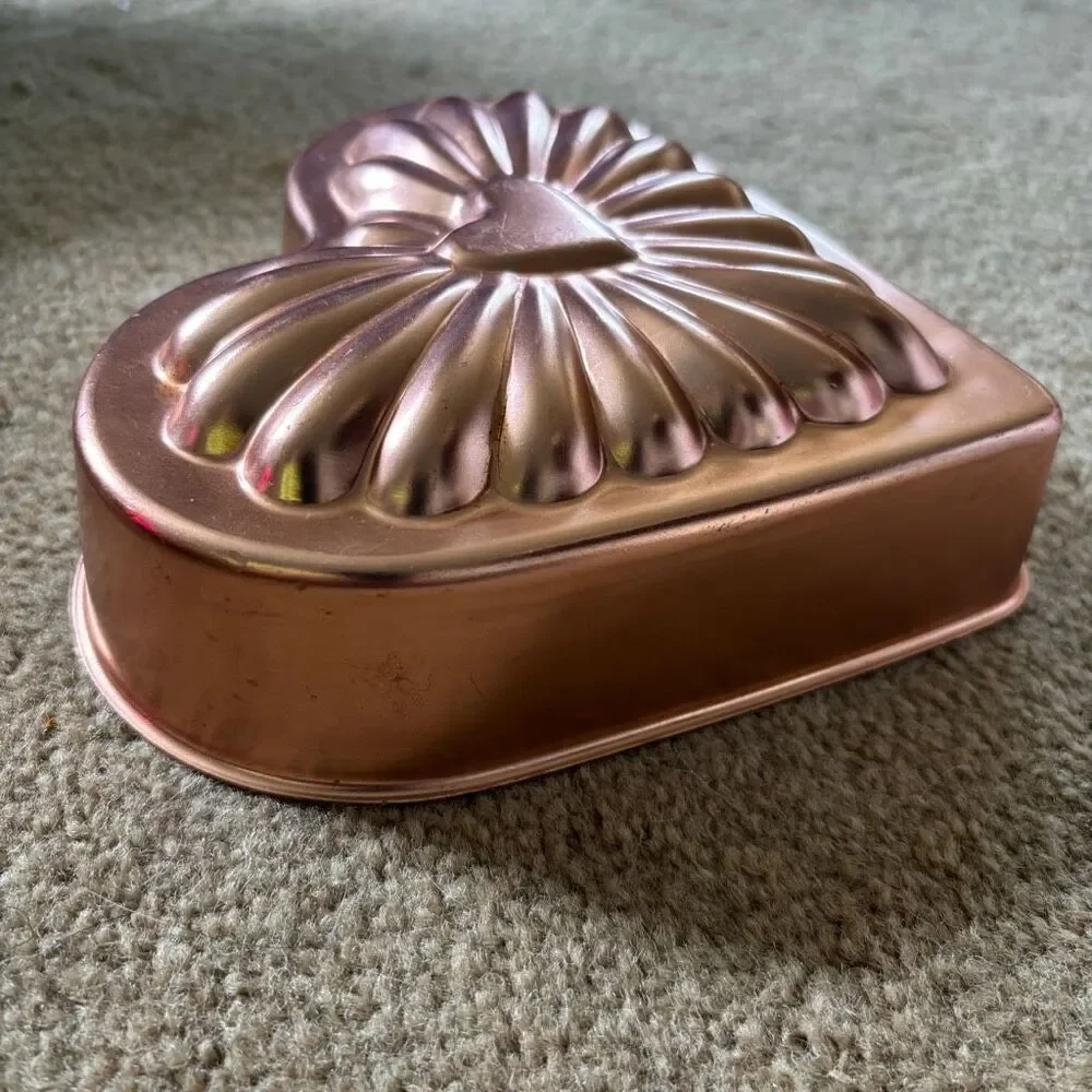 Vintage 3 1/2 Cup Heart Shaped Jello Mold